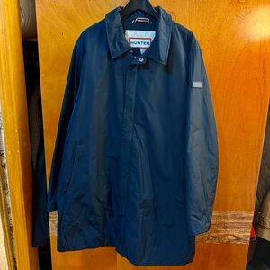 Hunter Men's Navy Blue Raincoat with Collar
